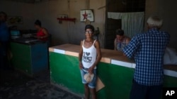 Imagen de archivo de una bodega en Cuba / Foto: Ramón Espinosa (AP)